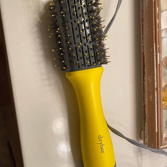 Dry Bar blowout brush - Picture 3 of 4